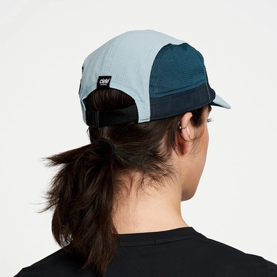 Suede Peak 5 Panel Camp Caps với vương miện in sublimation và dây da